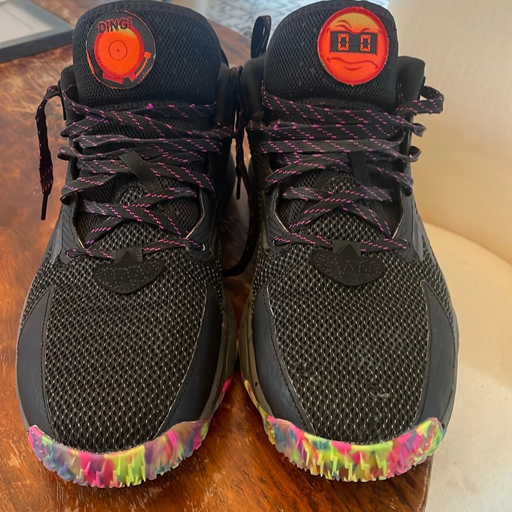Adidas Dame 8 Basketball Shoes with interchangeable patches size 11.5